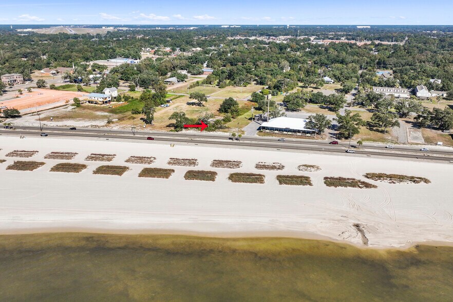 538 Beach Dr, Gulfport, MS à vendre - Photo du bâtiment - Image 3 de 7