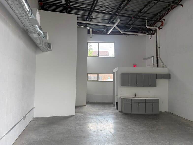 501 Braddock Ave, Braddock, PA for lease - Building Photo - Image 3 of 10