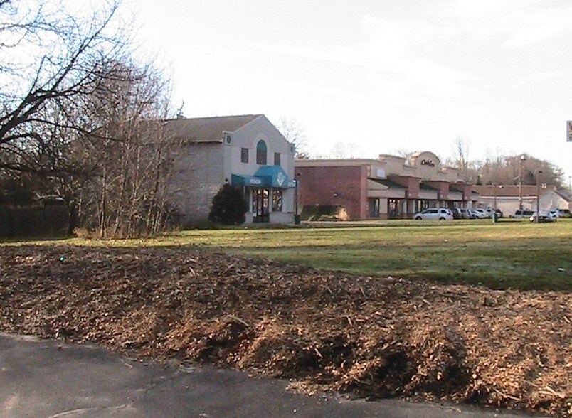 255 Route 22 E, Green Brook, NJ à louer - Photo du bâtiment - Image 1 de 6