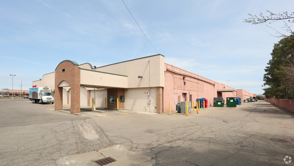 37083-37399 6 Mile Rd, Livonia, MI for lease - Building Photo - Image 2 of 9
