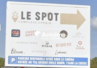 Plus de détails pour Commerce de détail à louer