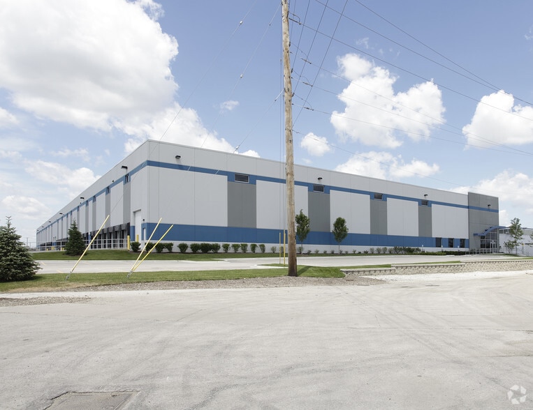 10700 W Waveland Ave, Franklin Park, IL for lease - Building Photo - Image 2 of 6