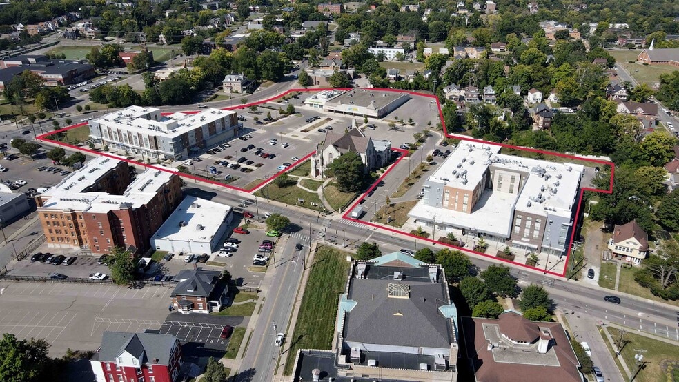 3559 Reading Rd, Cincinnati, OH for lease - Building Photo - Image 1 of 6