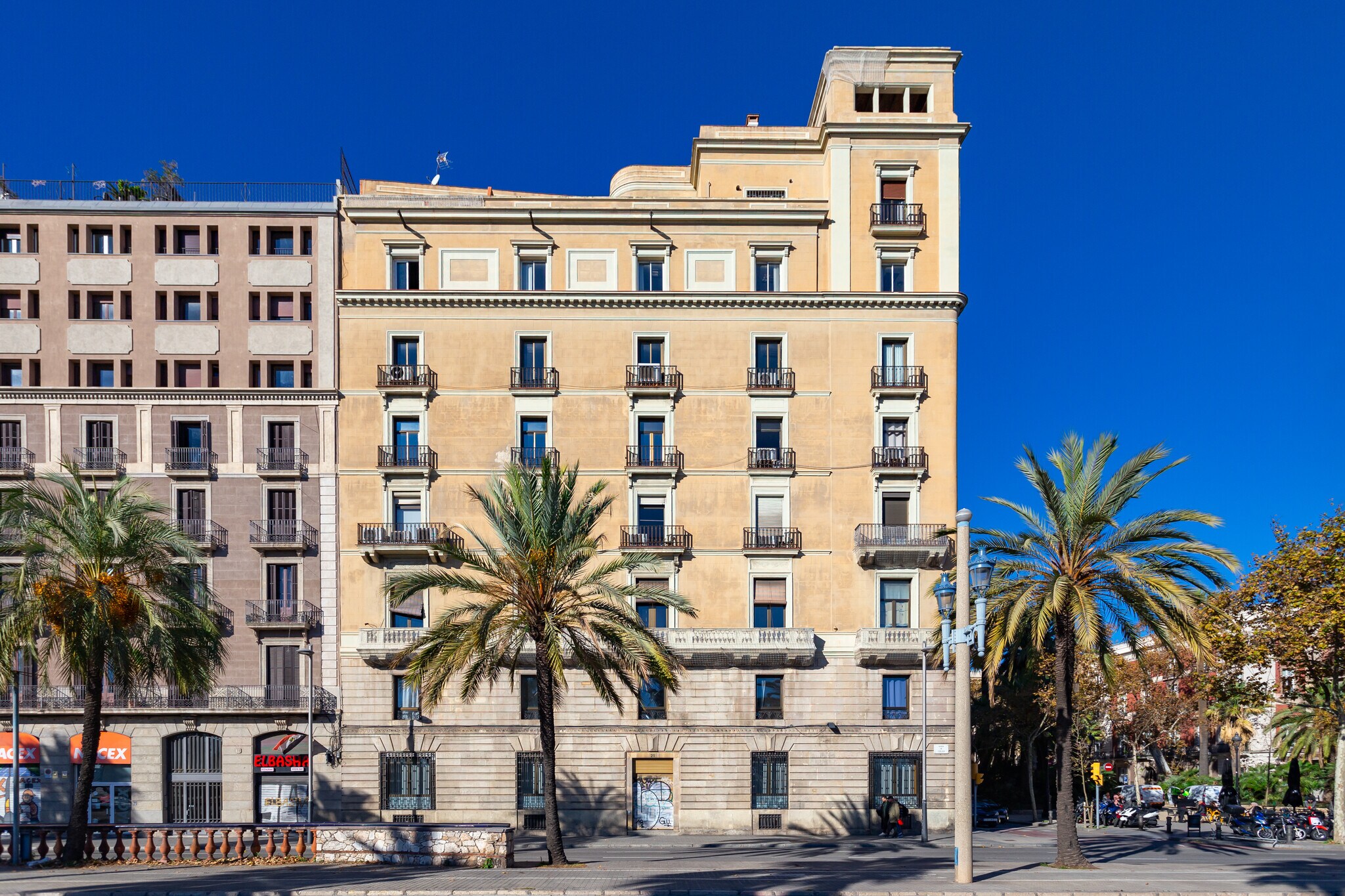 Bureau dans Barcelone, Barcelona à vendre Plan d’étage- Image 1 de 5