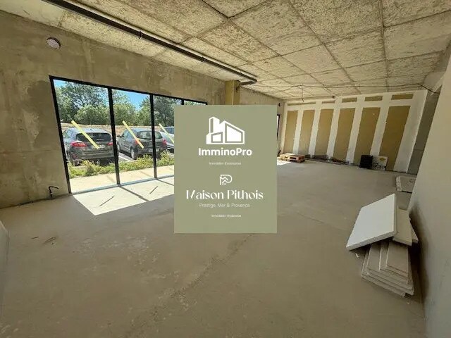 Retail in Aubagne for lease - Interior Photo - Image 2 of 2