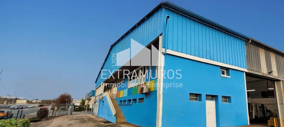 Local d'activités dans Villefranche-sur-Saône à vendre - Photo du bâtiment - Image 2 de 11