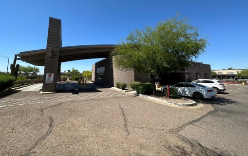 7000 E Mayo Blvd, Phoenix, AZ à louer - Photo du bâtiment - Image 3 de 6