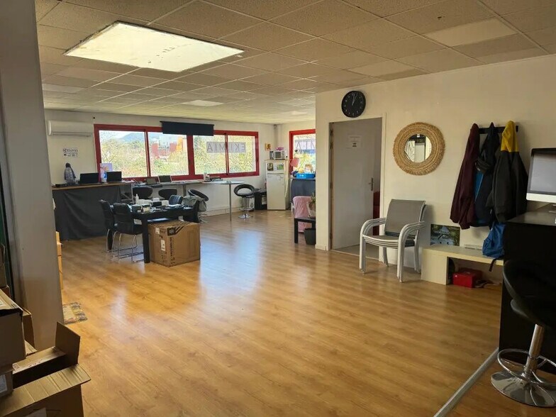 Bureau dans Aubagne à louer - Photo intérieure - Image 2 de 6