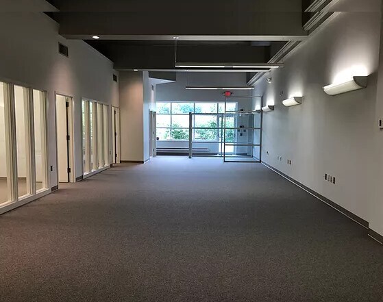 108 Commerce Blvd, Lawrence, PA à louer - Photo intérieure - Image 3 de 3