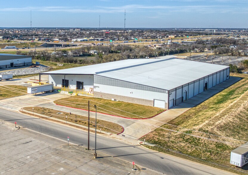 212 E Grove Rd, Belton, TX à vendre - Photo du bâtiment - Image 2 de 4
