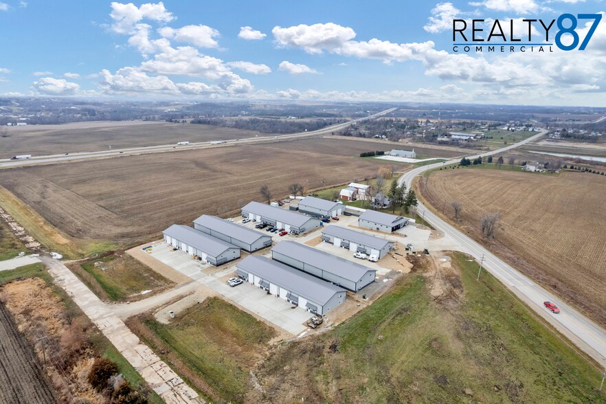 3230 Center Point Rd, Robins, IA à vendre - Photo du bâtiment - Image 3 de 17