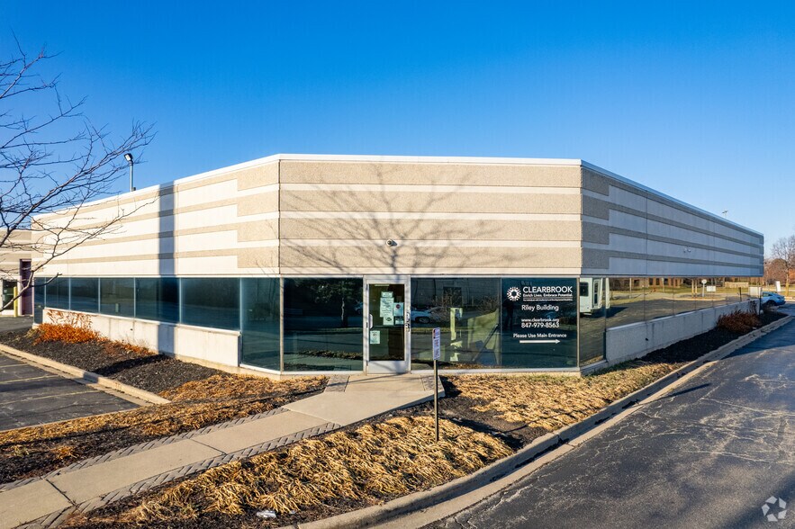 2100 Golf Rd, Rolling Meadows, IL à louer - Photo du bâtiment - Image 2 de 7