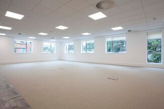 Plus de détails pour Crown Way, Tower Rd N, Warmley - Bureau à louer