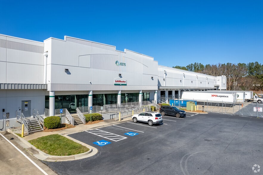 6375 Best Friend Rd, Norcross, GA for lease - Building Photo - Image 3 of 10
