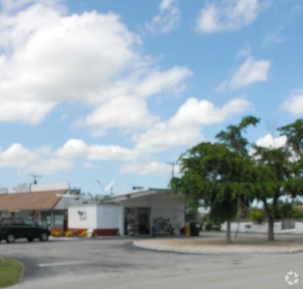 7761 Johnson St, Pembroke Pines, FL for sale - Building Photo - Image 2 of 2
