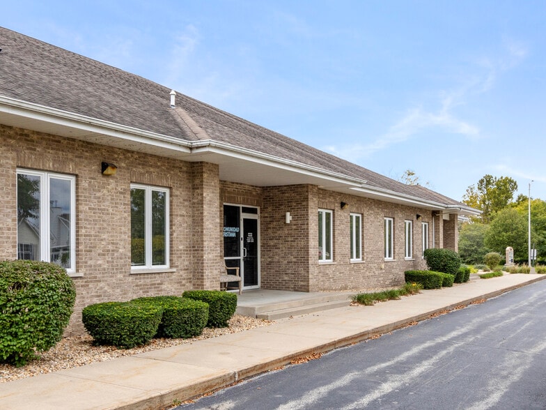 1002 129th Infantry Dr, Joliet, IL for sale - Building Photo - Image 2 of 9