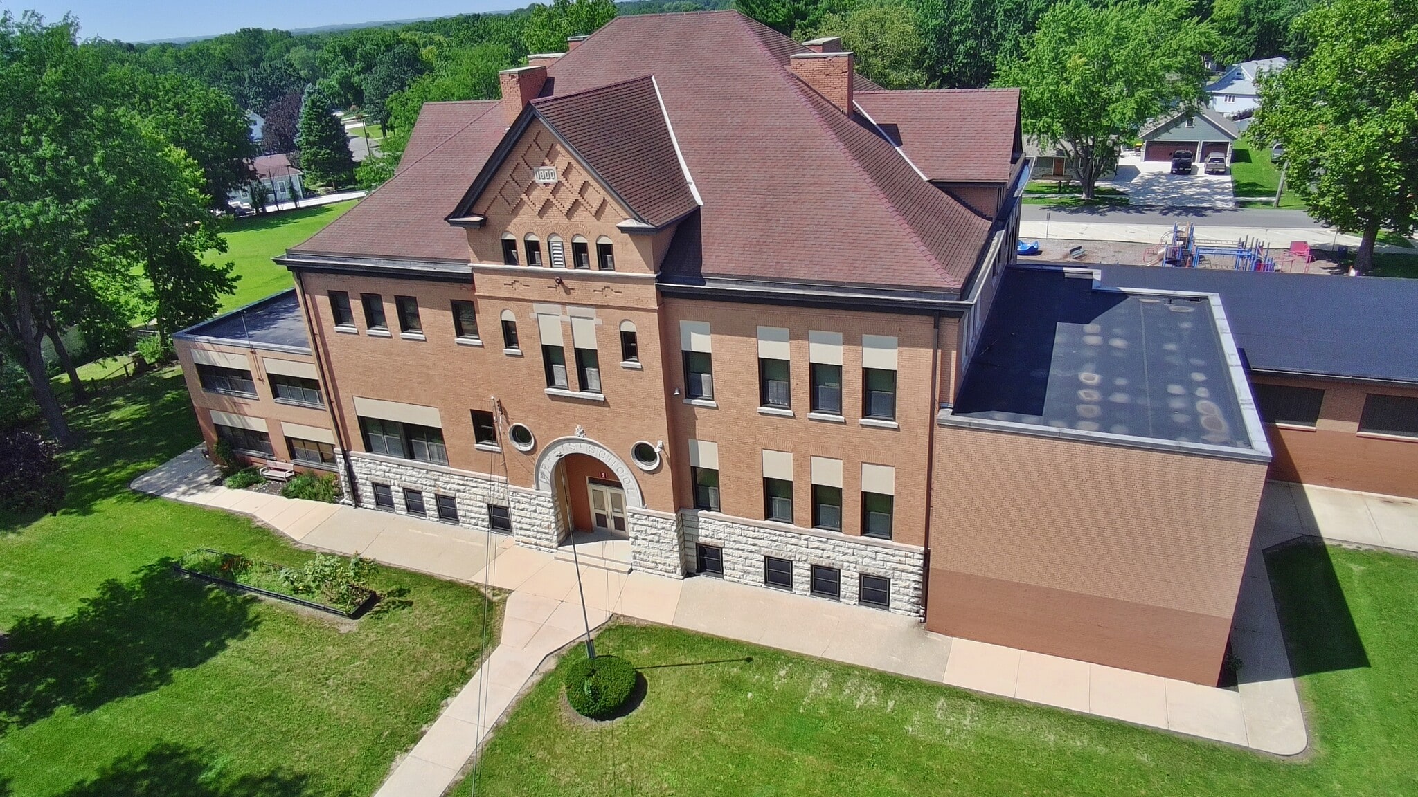 655 W Perry St, Belvidere, IL for sale Primary Photo- Image 1 of 14