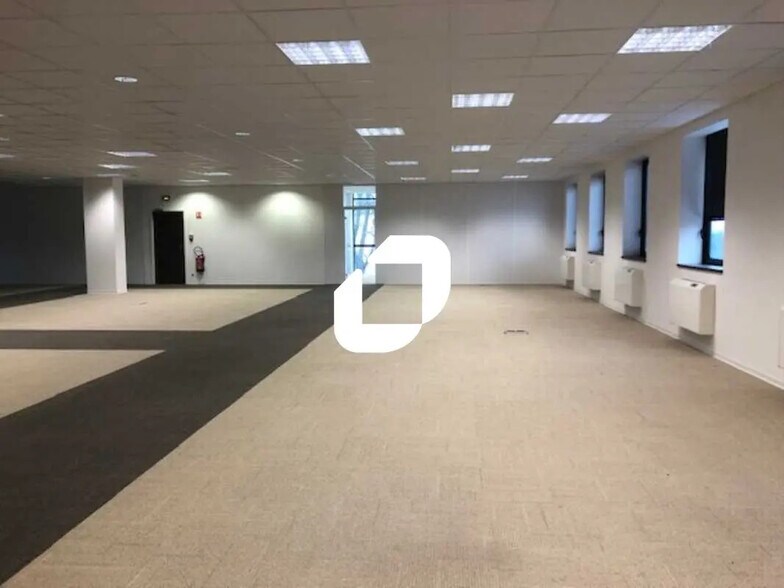 Office in SAINT-OUEN-L'AUMONE for lease - Interior Photo - Image 1 of 7