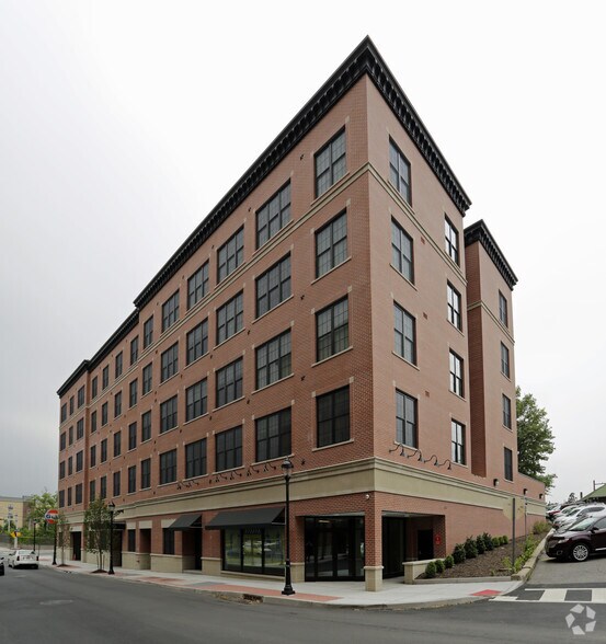 55 S Essex Ave, Orange, NJ à louer - Photo du bâtiment - Image 3 de 3