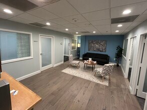 7945 Macarthur Blvd, Cabin John, MD for lease Interior Photo- Image 2 of 3