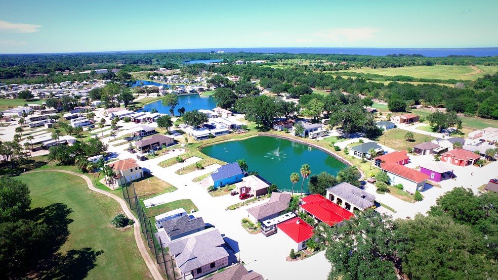 2852 Willow Lakes Ln, Titusville, FL for sale - Primary Photo - Image 1 of 1