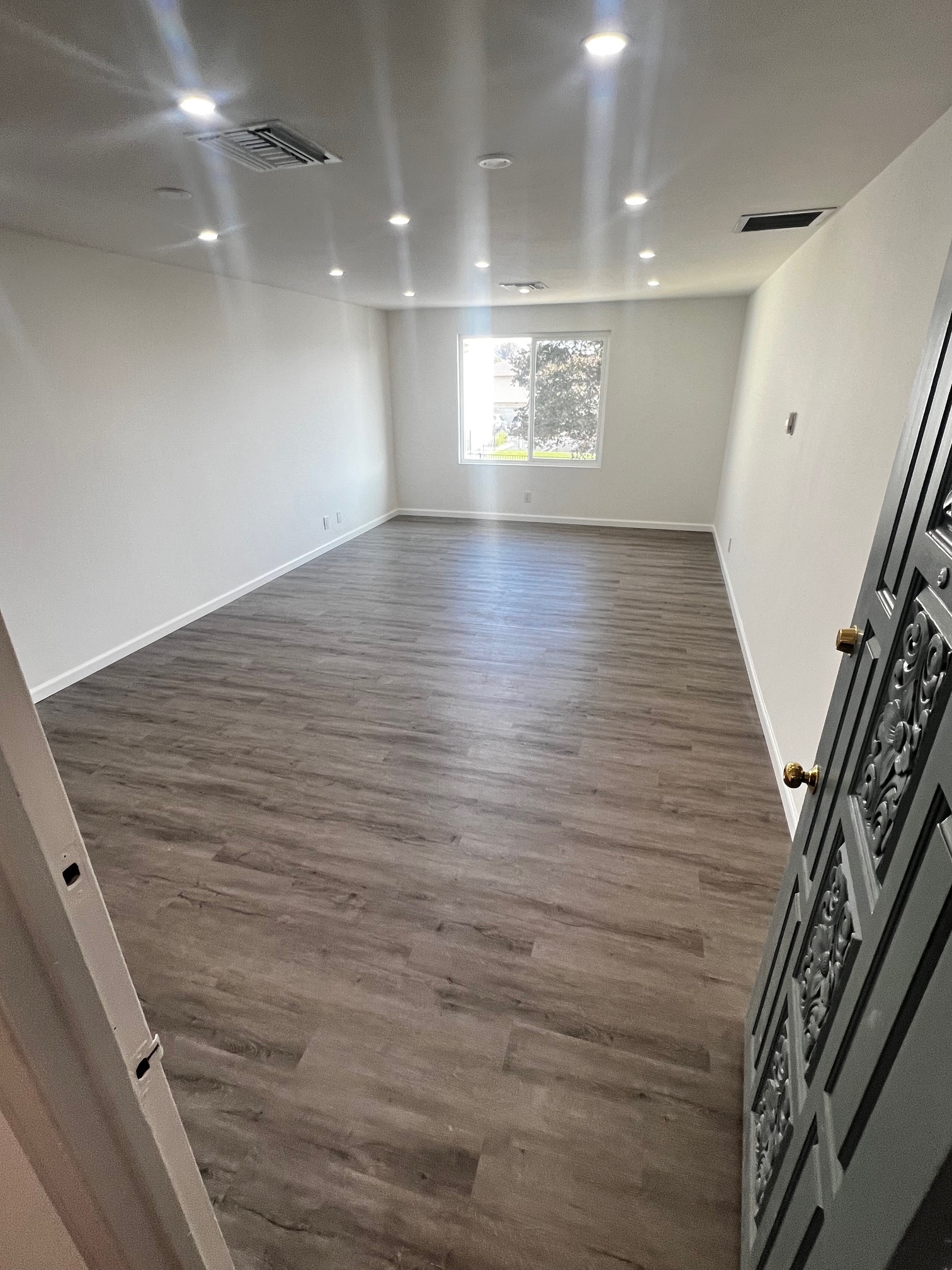 18582 Beach Blvd, Huntington Beach, CA for lease Interior Photo- Image 1 of 2