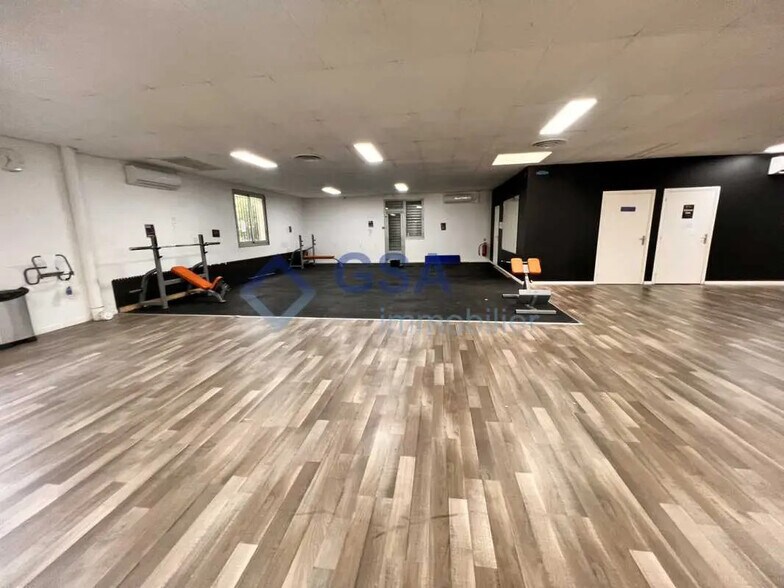 Local d'activités dans Bondoufle à vendre - Photo du bâtiment - Image 1 de 8