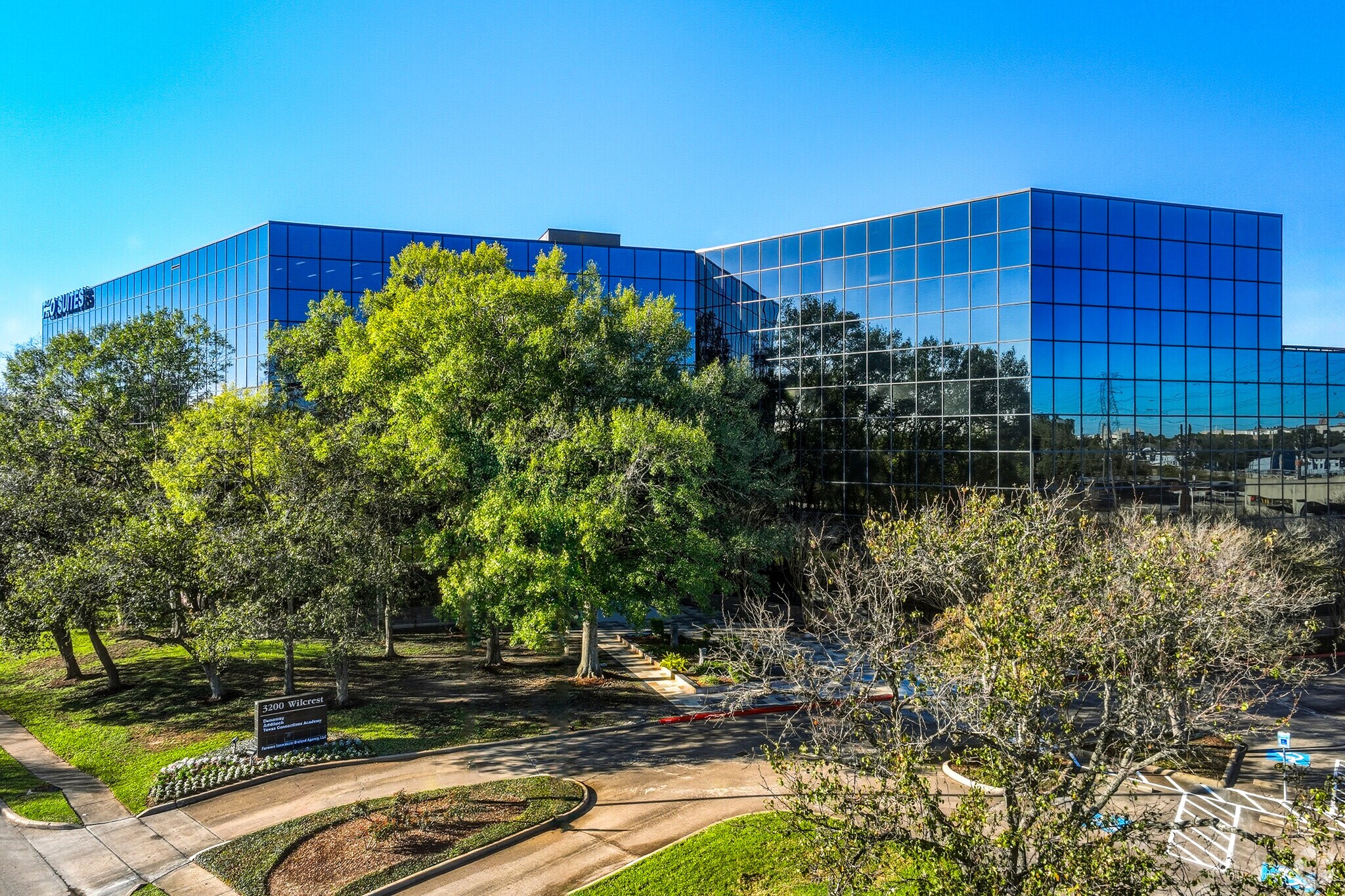 3200 Wilcrest Dr, Houston, TX à louer Photo du bâtiment- Image 1 de 15