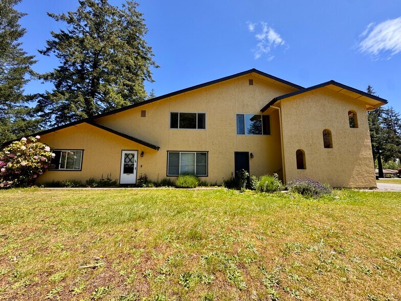 1125 13th St, Shelton, WA à vendre - Photo du bâtiment - Image 2 de 2