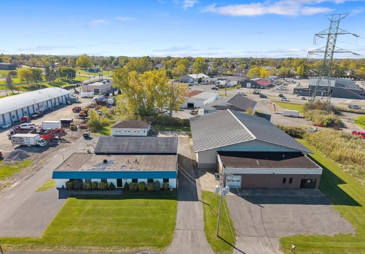 8125-8127 Thompson Rd, Clay, NY à louer Photo intérieure- Image 1 de 1