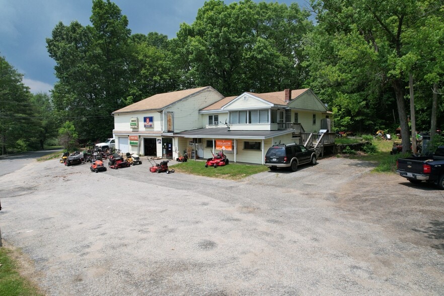 71 Worcester Road, Charlton, MA à vendre - Photo du bâtiment - Image 2 de 20