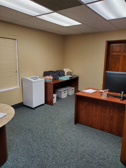 6327 Molloy Rd, East Syracuse, NY à louer - Photo du bâtiment - Image 3 de 18