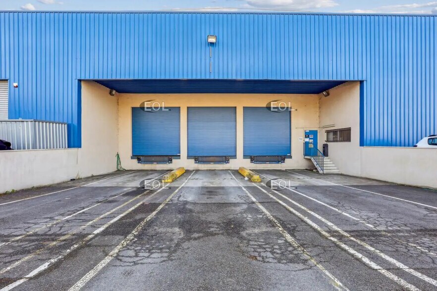 Flex in Gonesse for lease - Building Photo - Image 3 of 13