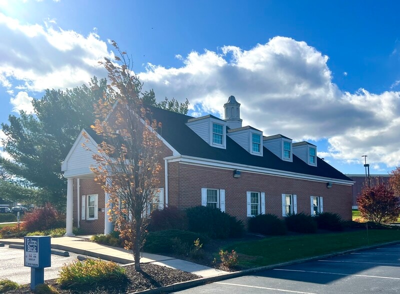 1212 Cocoa Ave, Hershey, PA for sale - Primary Photo - Image 1 of 3