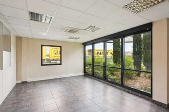 Office in Saint-Priest for lease Interior Photo- Image 1 of 6