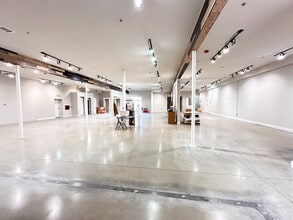 419 S Lincoln St, Lowell, AR for lease Interior Photo- Image 1 of 7