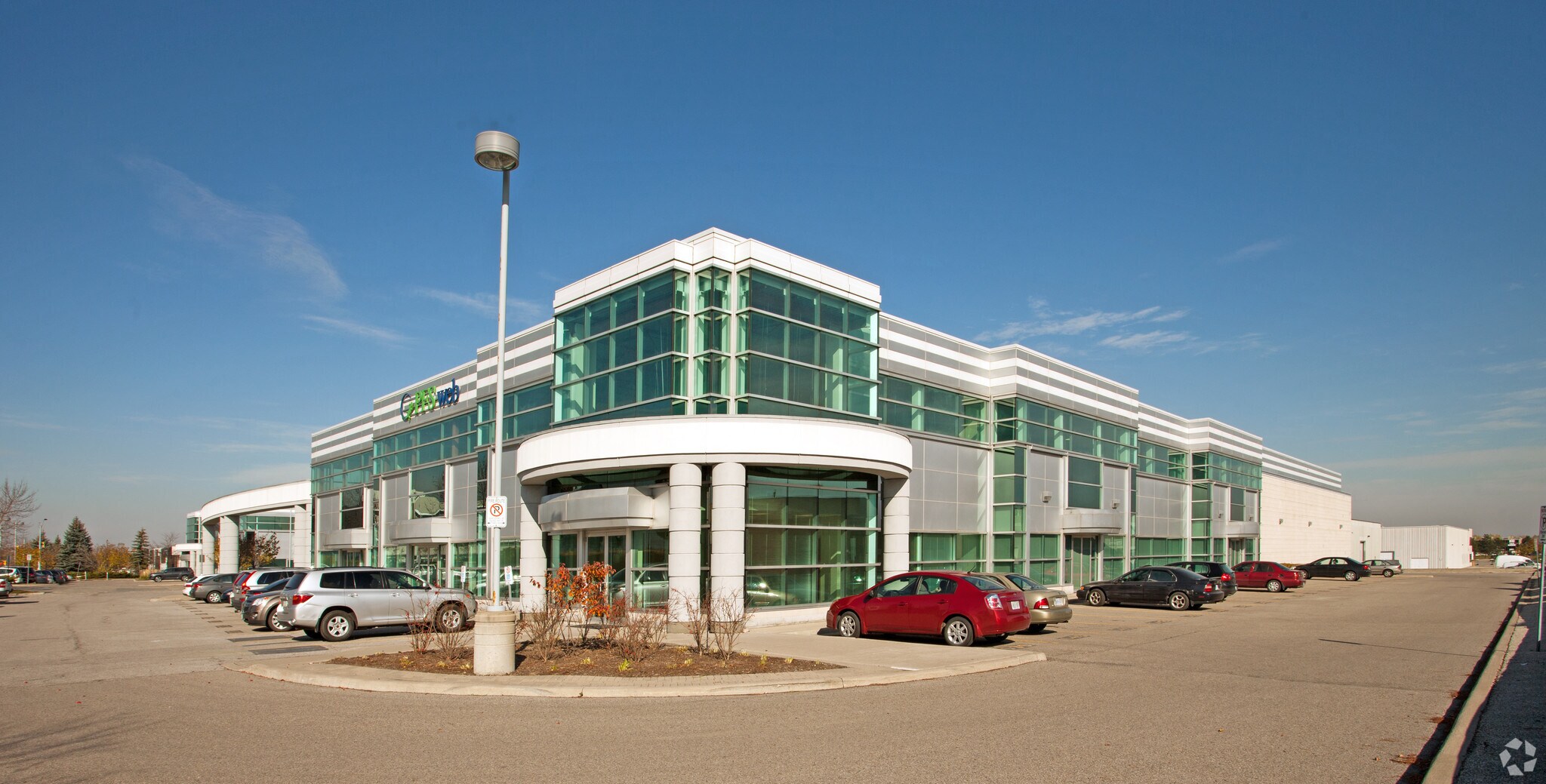 9133 Leslie St, Richmond Hill, ON à vendre Photo du bâtiment- Image 1 de 1