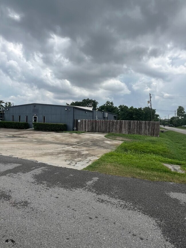 More details for 14606 Sheraton St, Houston, TX - Industrial for Sale
