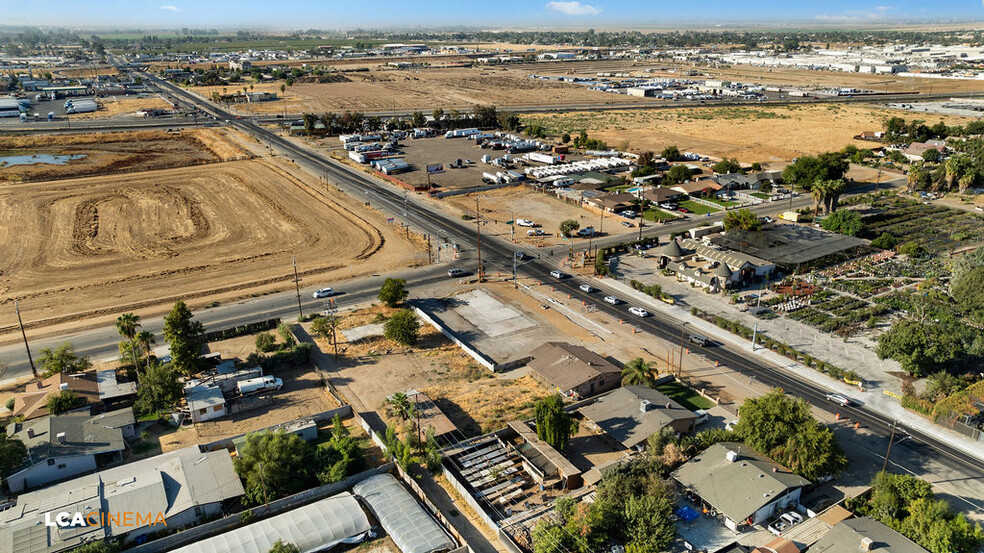 301 Morning Dr, Bakersfield, CA à vendre - Photo du b timent - Image 3 de 10