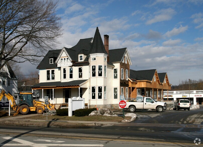 213 Greenwood Ave, Bethel, CT à louer - Photo du bâtiment - Image 2 de 3