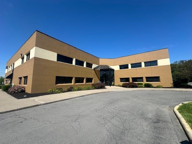 8100 Oswego Rd, Liverpool, NY for lease Building Photo- Image 1 of 4