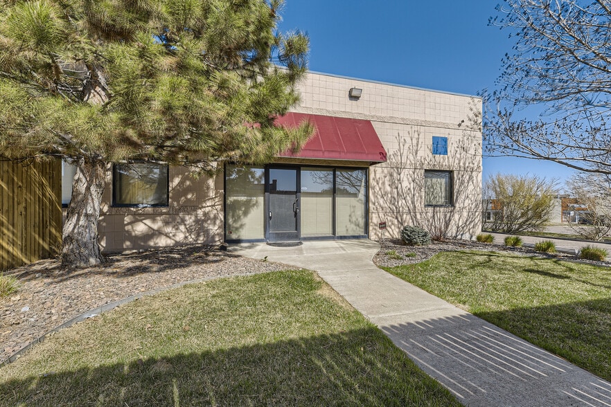 15354 E Hinsdale Cir, Englewood, CO à vendre - Photo du bâtiment - Image 2 de 8