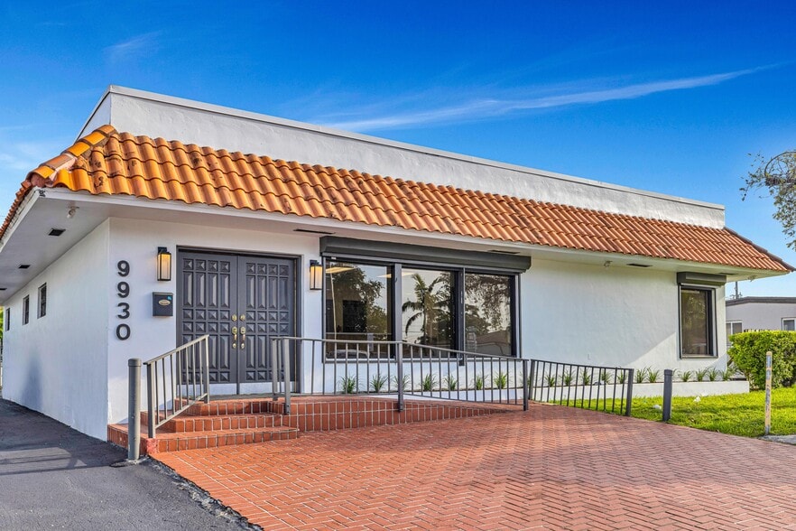 9930 Bird Rd, Miami, FL for lease - Building Photo - Image 1 of 7