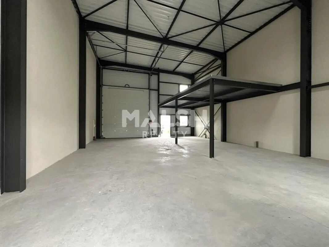 Flex in Saint-Étienne-la-Varenne for lease Building Photo- Image 1 of 9