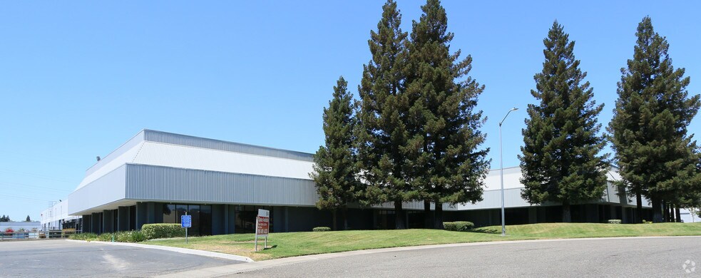 4119 S Market Ct, Sacramento, CA à louer - Photo du bâtiment - Image 2 de 18