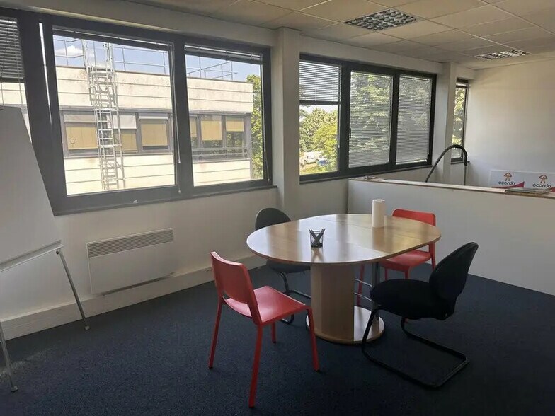 Office in Strasbourg for lease - Interior Photo - Image 2 of 6