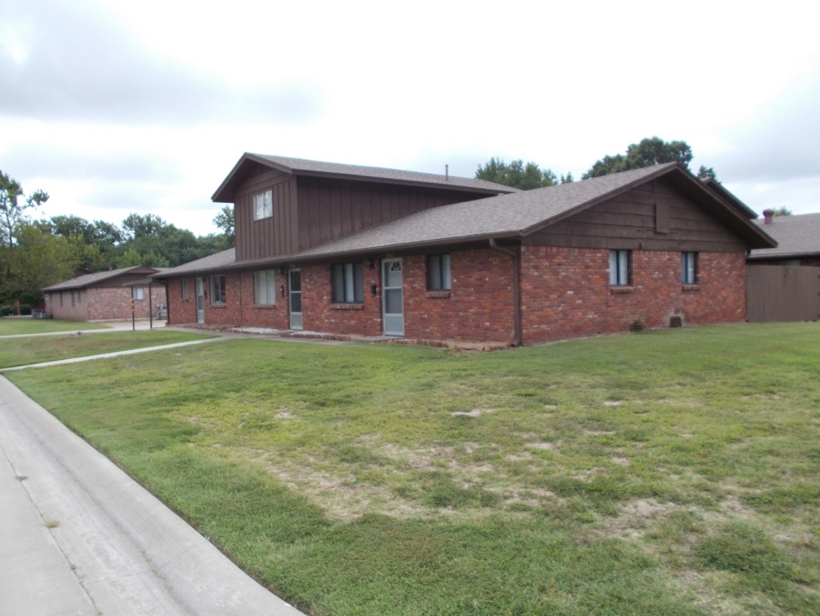 404 6th Ave NE, Miami, OK for sale Primary Photo- Image 1 of 1