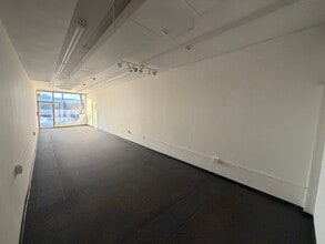 407 Grand Ave, Englewood, NJ à louer Photo intérieure- Image 2 de 4