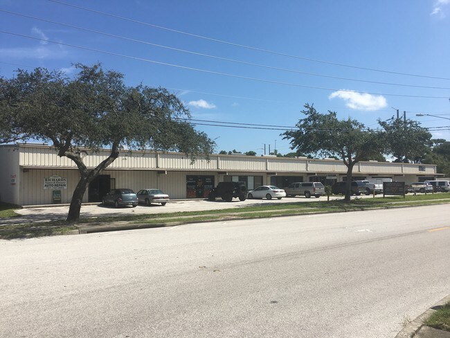 More details for 705 Live Oak St, Tarpon Springs, FL - Industrial for Lease