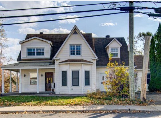 114 Boul Des Prairies, Laval, QC for sale Primary Photo- Image 1 of 1